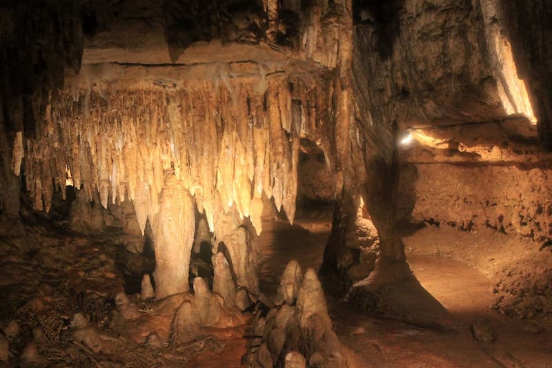 wisconsin-cave-of-the-mounds